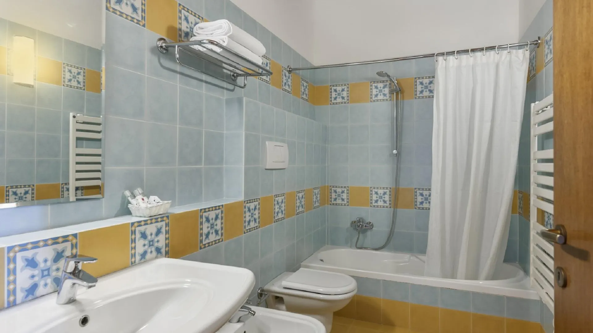 Residence Castello Belvedere Ντεζεντσάνο ντελ Γκάρντα 0*,